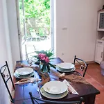 Lemon Tree Postira