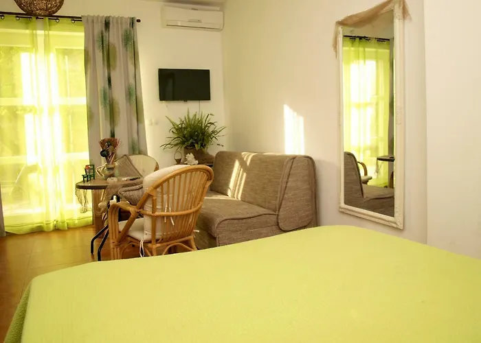 Apartman Lemon Tree Postira